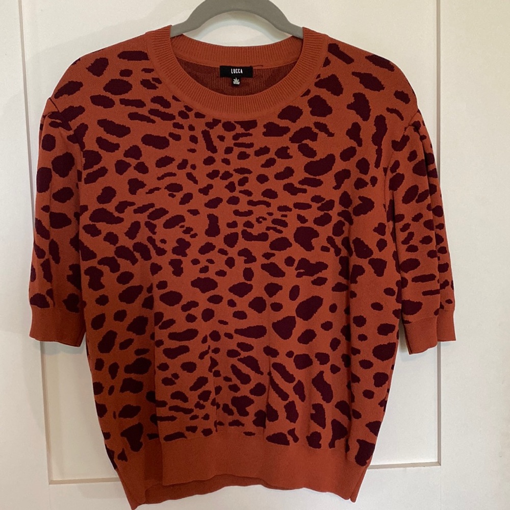 Leopard print knit shirt